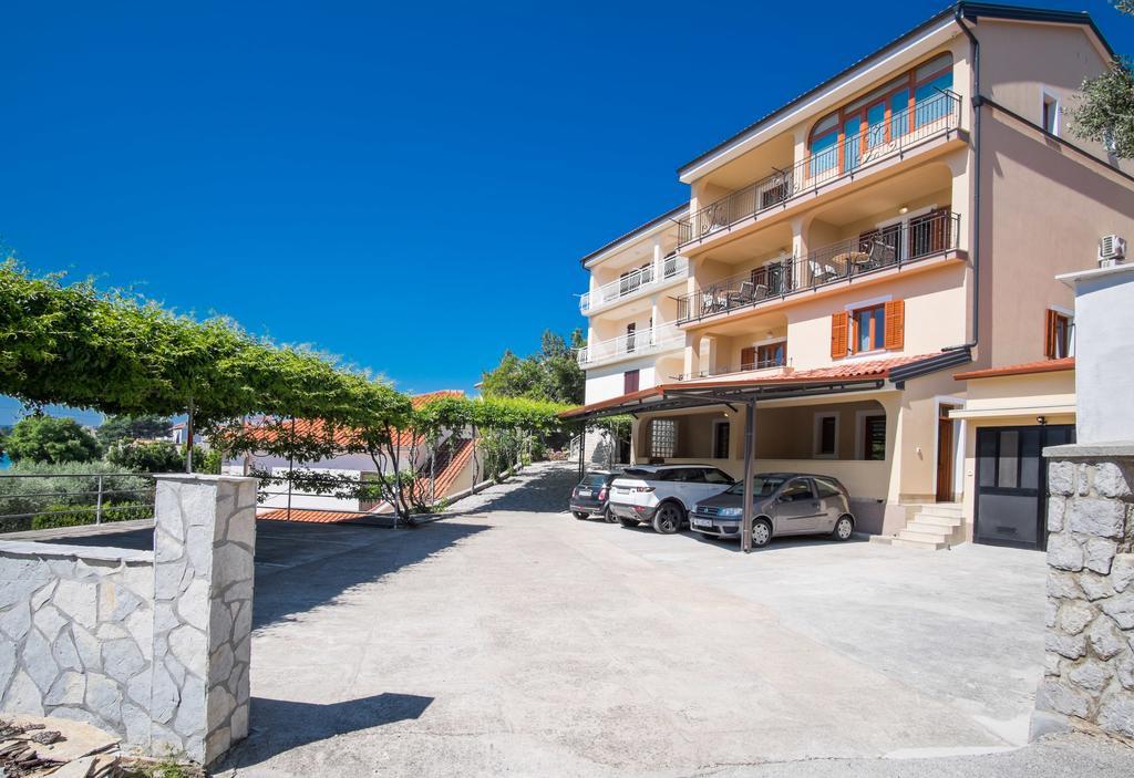 Apartments Iva 크르크 외부 사진