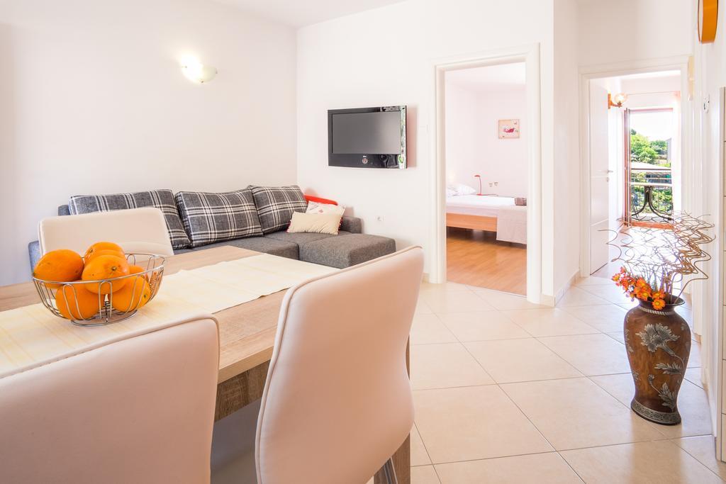 Apartments Iva 크르크 외부 사진