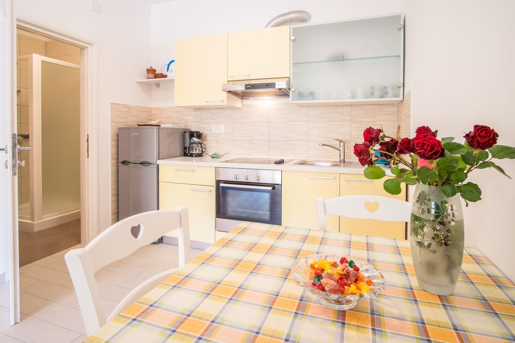 Apartments Iva 크르크 외부 사진